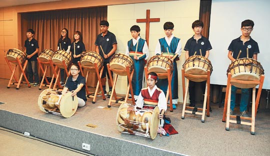 다애다문화학교의 국악교실 ‘둥둥둥둥둥’… 다문화를 한문화로 기사의 사진