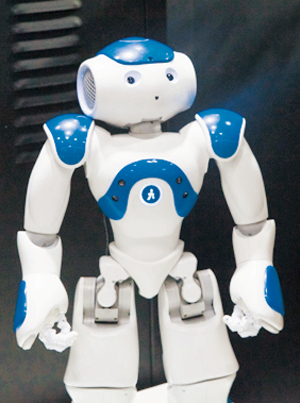 일본 최대은행의 1호 로봇 행원 ‘나오’ 기사의 사진