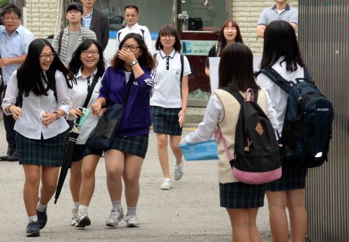 친구들을 데리고 집에 가자 엄마가 우셨어요…엄마 “공부 못해도 돼” 기사의 사진