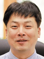 ‘과학상’ 황도훈 교수, 고효율 유기태양전지 재료 개발 기사의 사진