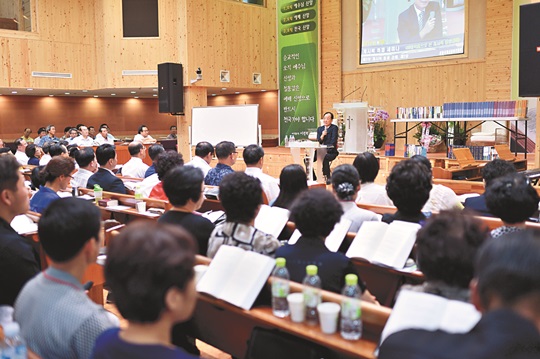 요한계시록 전문가 이광복 서울목양교회 목사 “종말론 신앙 회복해 교회와 세상 변화시켜야 합니다” 기사의 사진