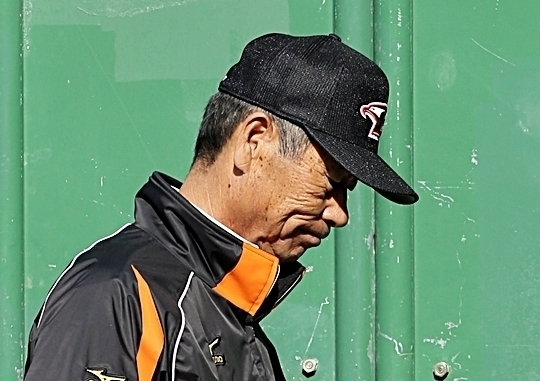74세 김성근 감독, 허리 통증으로 병원 이송 기사의 사진