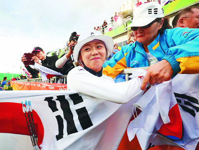 [리우의 기도!] 女양궁 2관왕 ‘믿음의 궁사’ 장혜진 “하나님 부르며 믿고 쏘았다” 기사의 사진