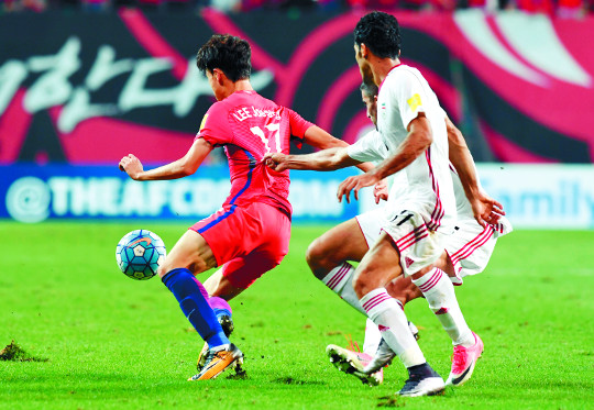 유효슈팅 0… ‘한방’ 없는 한국축구 기사의 사진