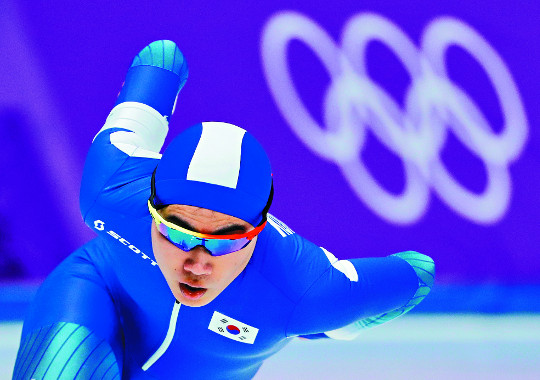 ²Þ °°Àº ÔÞ¡¦ ¡®ºù¼Ó Èñ¸Á¡¯ ±è¹Î¼® Ñû 1500m »õ¿ª»ç ±â»çÀÇ »çÁø
