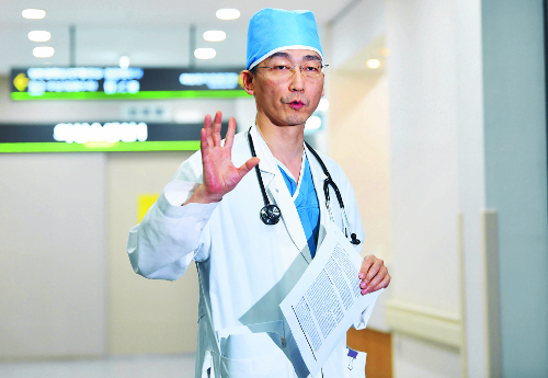 17년간 경험한 환자의 ‘生과 死’ 담았다 기사의 사진