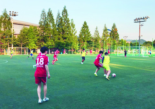 “축구공 차고 달리며 하나님 자녀로 돌아올 겁니다” 기사의 사진