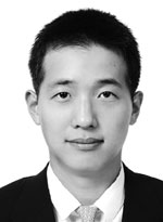 한화 경영수업 나선 김동관… 김승연 회장과 다보스 포럼 참석  