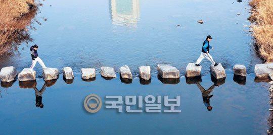 [ ִ ǳ] ƺ  ߡ   