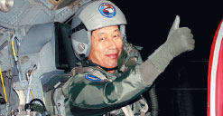 이계훈 공군총장, F-5 지휘비행  