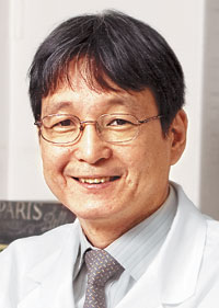 신장암, 배꼽 옆 작은 구멍 1개로 간단히 수술  