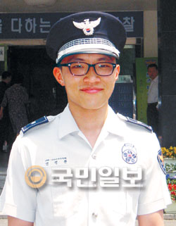 [나와 지방선거-부재자 투표 앞둔 김경찬 전경] “정보 부족 답답… 인터넷서 공약 살펴”  