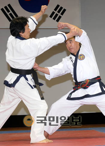 빫' ' ū   