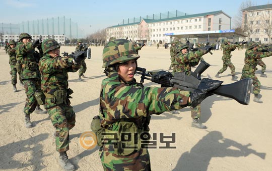 Ϻ   ROTC  Ʒ ü  