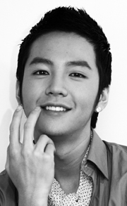 장근석, 일본 데뷔 음반  발매 첫 주 오리콘 주간차트 1위  