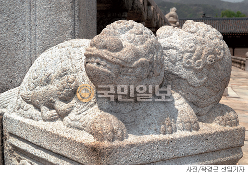 [고궁의 사계] 石工이 새긴 가족사랑  