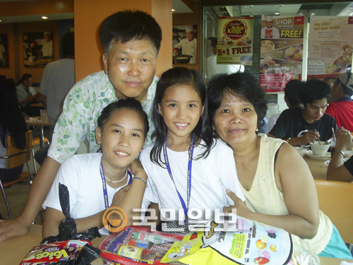 필리핀 빈민촌 속 빛나는 보석 ‘아이들’ 을 품다… 아시아입양운동본부 ‘영적입양’ 7년째  