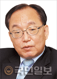 [릴레이 인터뷰] “맹목적인 대통령 공격은 정권 재창출에 도움안돼”  