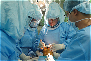 ٷκ, ΰ  Dr. Tria  û   