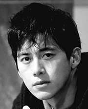고수, 2월 17일 11살 연하 미대생과 결혼  