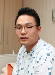 õ뺴    ȭ  