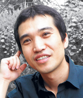 [정철훈의 현대시 산책 감각의 연금술] ① 시인 황병승  