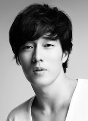 소지섭 개인잡지 ‘SONICe’ 발간  