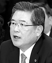 우동기 대구교육감, 학생 자살 ‘남 탓’ 눈총… “환경적 요인 크다”  