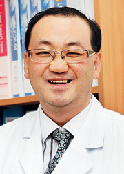 [건강 나침반] 류마티스관절염 꾸준한 치료… 사회·제도적 환경 조성이 중요  