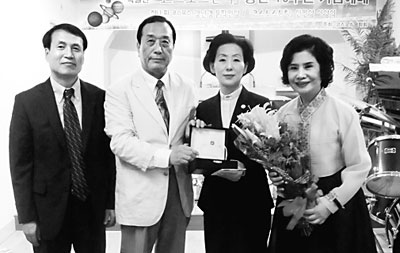 ‘코스모스문학’ 창간 10주년 기념예배·시상식  