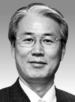솔로몬 3억 용처 추적… 권오을 前의원 소환  