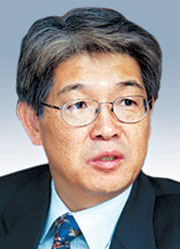 [글로벌 포커스-이춘근] 흔들리는 한·일, 한·중관계  