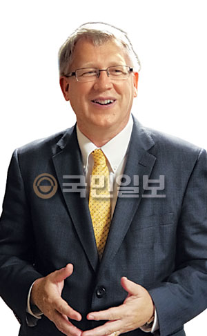 [인터뷰-내한 美 칼빈신학대학원 테드 메덴블릭 총장] “거센 종교다원주의 도전 신앙으로 맞서라”  