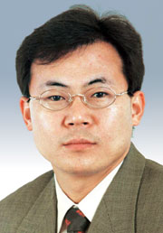 [데스크시각-노석철] 닭 잡는 칼과 소 잡는 칼  