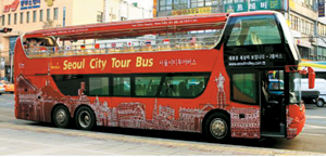 천장 개방 2층버스 타고 서울 전통시장 관광… 2월 22일부터 시티투어 코스에서 운행  