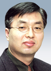 [내일을 열며-이흥우] 장관 이중국적 시비 부질없다  
