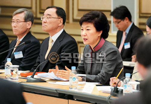 산업부 업무보고… “대기업·中企 쌍끌이”  