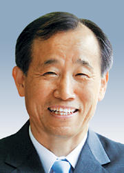[김정우 칼럼] 이데올로기를 넘어서 믿음의 세계로  