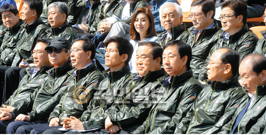 노동절 마라톤대회의 정치인들  