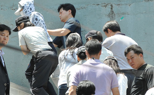 밴 ٰ   10     