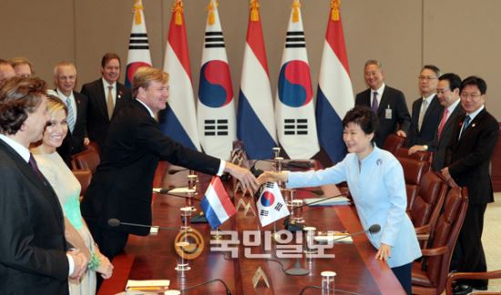 []ȸ㿡 ռ Ǽϴ ѡ״   