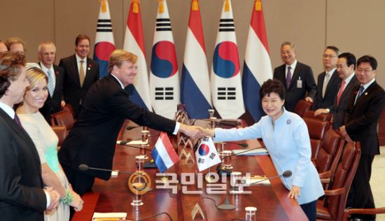 []ȸ㿡 ռ Ǽϴ ѡ״   