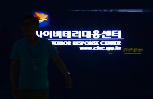 [ ̹ ]  ̹ ɷ ְ ء  Ѽ   