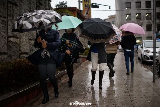전국 곳곳 눈·비 소식… 충남·전북 대설주의보  