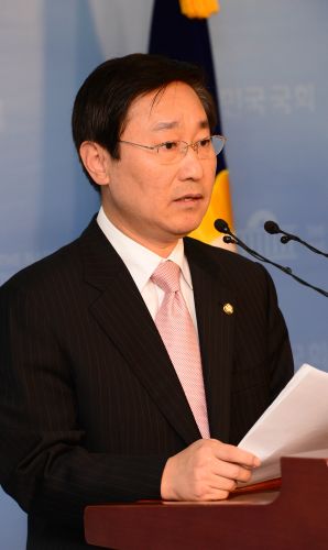 새정치연합, 정윤회,문고리 3인방 등 12명검찰 고발·수사의뢰  