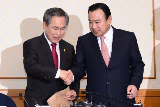 여야 '3+3' 주례회동…비선실세 국정개입 의혹도 논의할 듯  