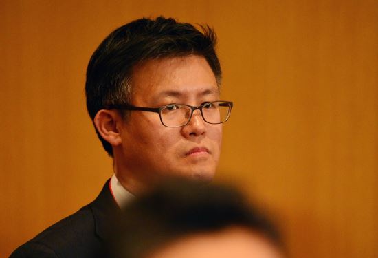 ‘문고리 권력’ 건재?…정호성 비서관, 정상회담장에 모습  