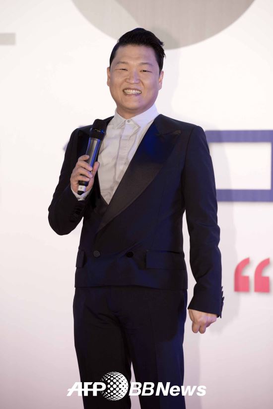 싸이 ‘강남스타일’ 3년 연속 빌보드 결산 차트 상위에 올라  