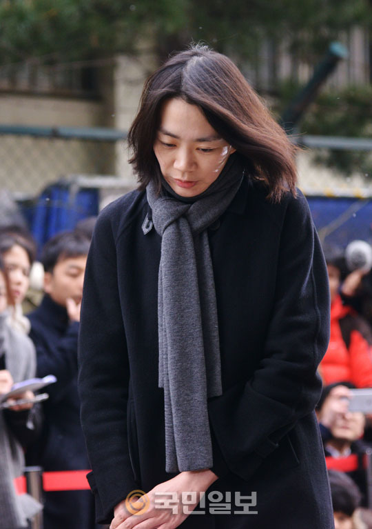 ‘땅콩 리턴’ 목격자, “조현아, 여승무원·사무장에 ‘내려라’ 했다” 증언  