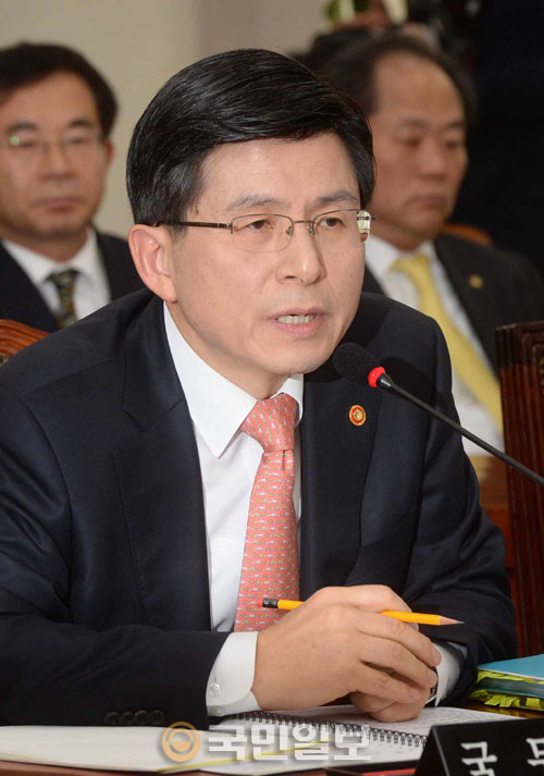 황교안 법무, 최 경위 자살 관련 “우리가 잘 조사했어야” 유감 표명  